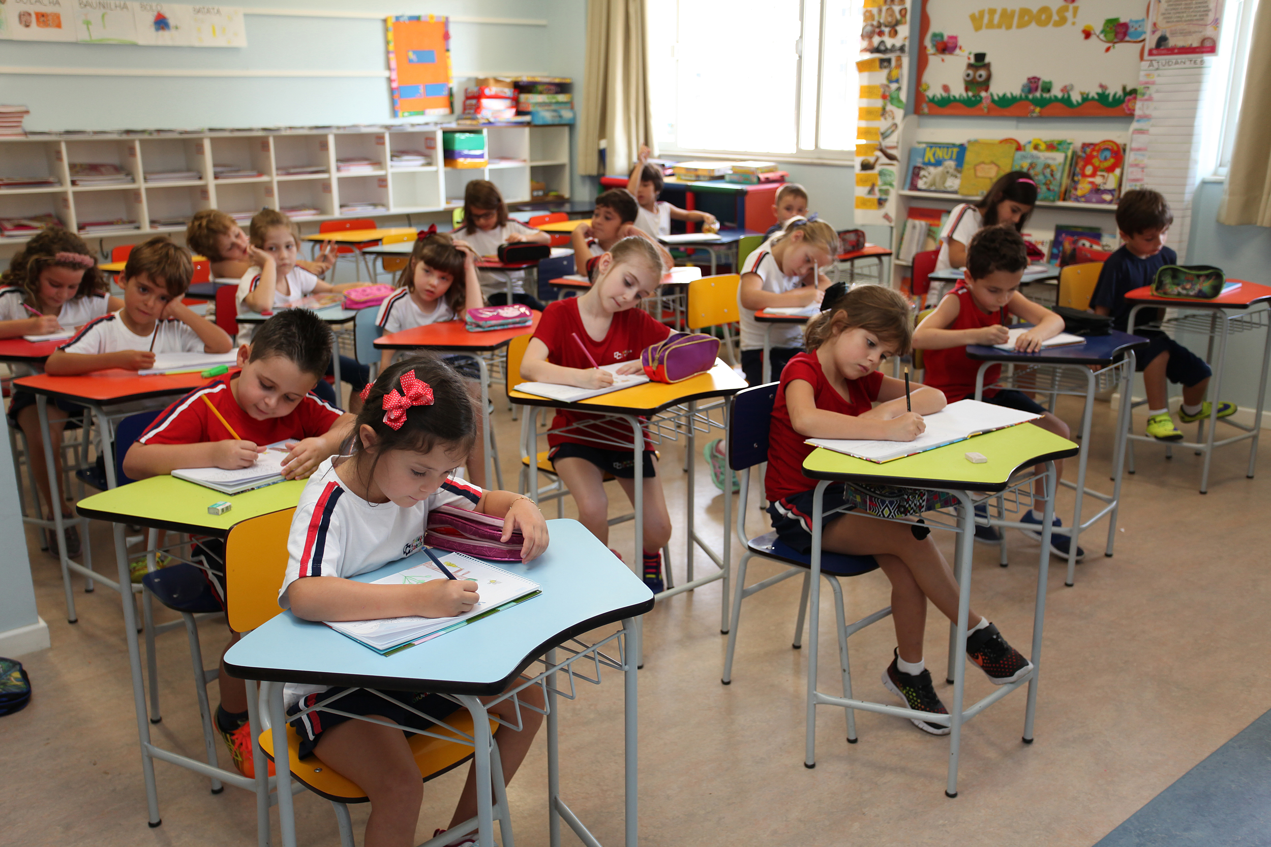 Em Uma Sala De Aula Há 30 Alunos