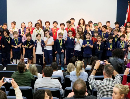 Estudantes do 3º, 4º e 5º ano do Ensino Fundamental recebem as medalhas da Olimpíada Canguru de Matemática 2022