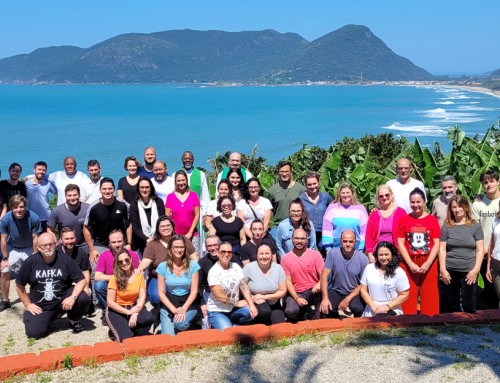 Colaboradores das obras jesuíticas participam dos Exercícios Espirituais na Vila Fátima, em Florianópolis