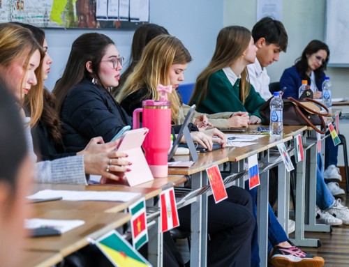 COP 30 em foco: alunos da 1ª série vivenciam simulação da conferência da ONU