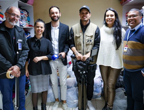 Colégio Catarinense acompanha última entrega da Campanha do Agasalho 2025