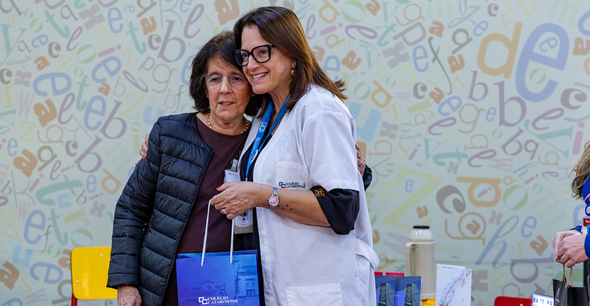 03112025-COLEGIO-CATARINENSE-BATE-PAPO-AUTORA-ELIANA-MARTINS-SITE (16)