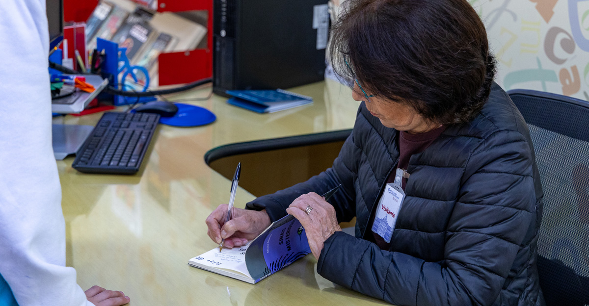 03112025-COLEGIO-CATARINENSE-BATE-PAPO-AUTORA-ELIANA-MARTINS-SITE (8)