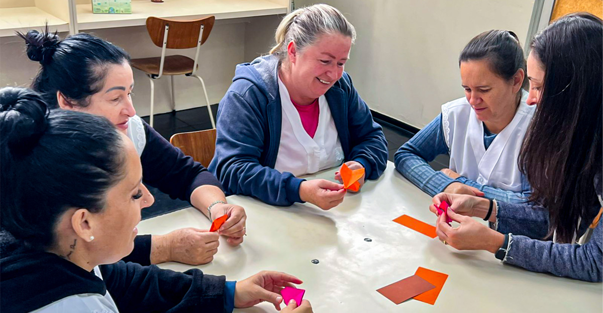 15122025-COLEGIO-CATARINENSE-FINALIZACAO-CLUBE-DO-ORIGAME-COLABORADORES-SITE (6)