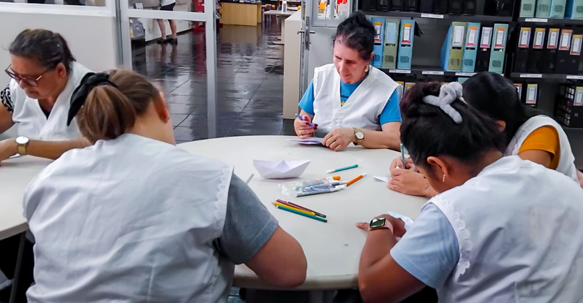 15122025-COLEGIO-CATARINENSE-FINALIZACAO-CLUBE-DO-ORIGAME-COLABORADORES-SITE (9)