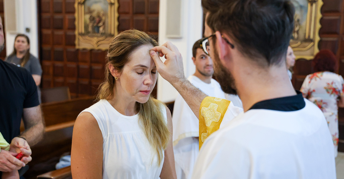 18022026-COLEGIO-CATARINENSE-MISSA-DE-IMPOSIÇÃO-DAS-CINZAS-SITE (17)