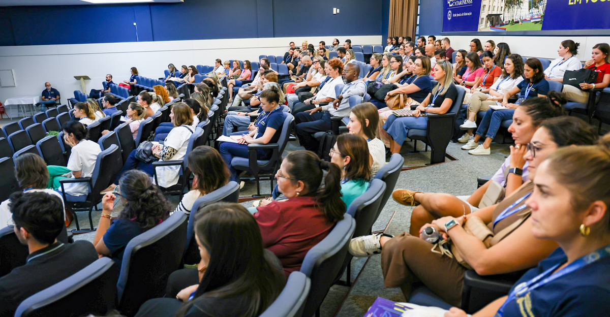 23022026-COLEGIO-CATARINENSE-FORMACAO-DOCENTE-CAMPANHA-DA-FRATERNIDADE-ESCOLHIDA-0G8A3295-04