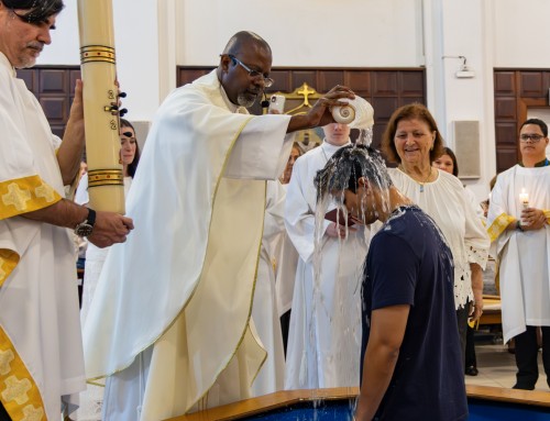 Comunidade participa das celebrações do Tríduo Pascal na Igreja reitoral Santa Catarina de Alexandria
