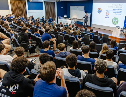 Estudantes da segunda série do Ensino Médio participam de encontro com presidente do TRE-SC