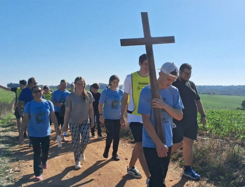 Estudantes participam da Semana Santa Jovem em Mandirituba (PR)