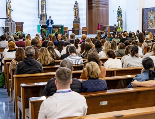Famílias e educadores refletem sobre a formação das novas gerações em um mundo em transformação
